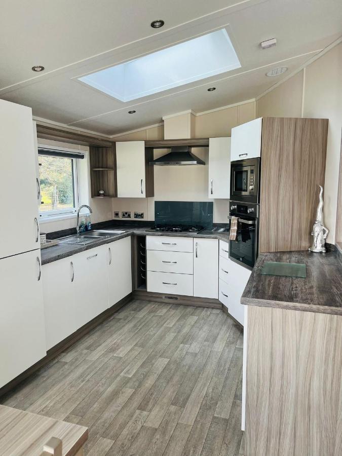 Reynards Retreat Lodge With Hot Tub Barmby on the Moor المظهر الخارجي الصورة